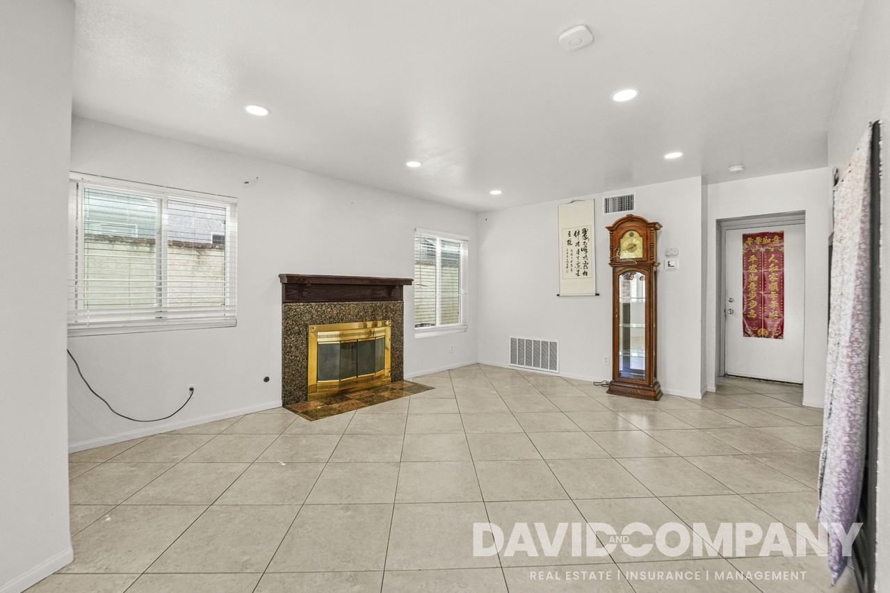1258 Biltmore Cir #1 - Photo 7 of 30
