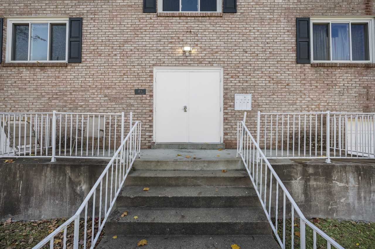29 Coulter St #1B - Photo 4 of 11