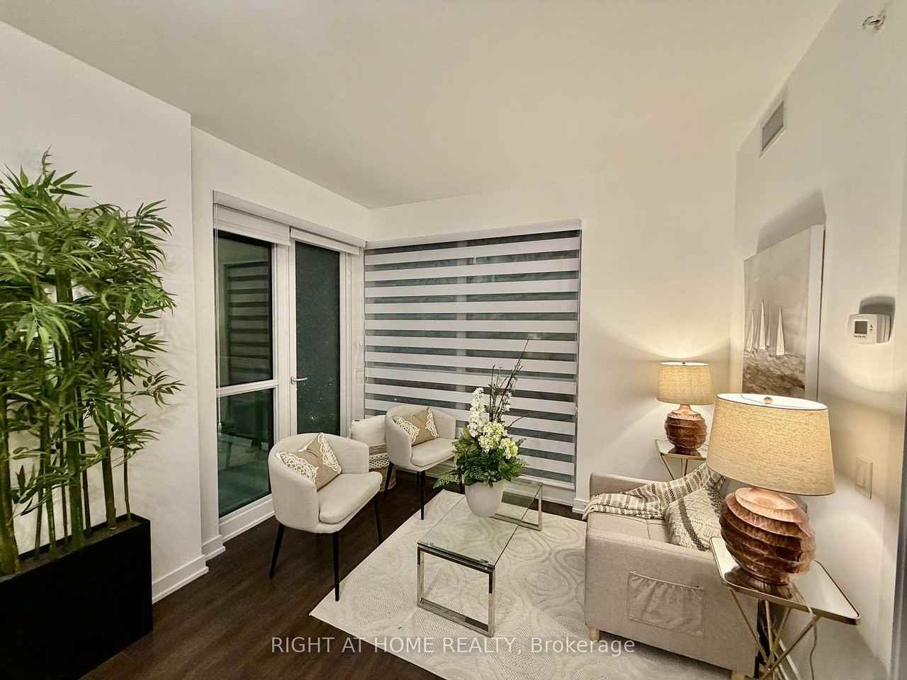10 Park Lawn Road #522 - Photo 2 of 9