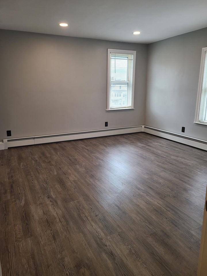 17 Stearns St #3 - Photo 5 of 11