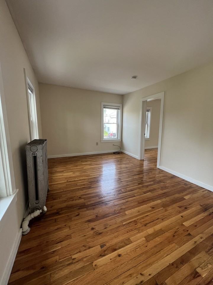 98 Market St #2 - Photo 7 of 11
