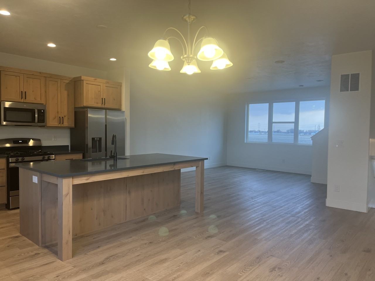 862 Westsouth #1 - Photo 4 of 17