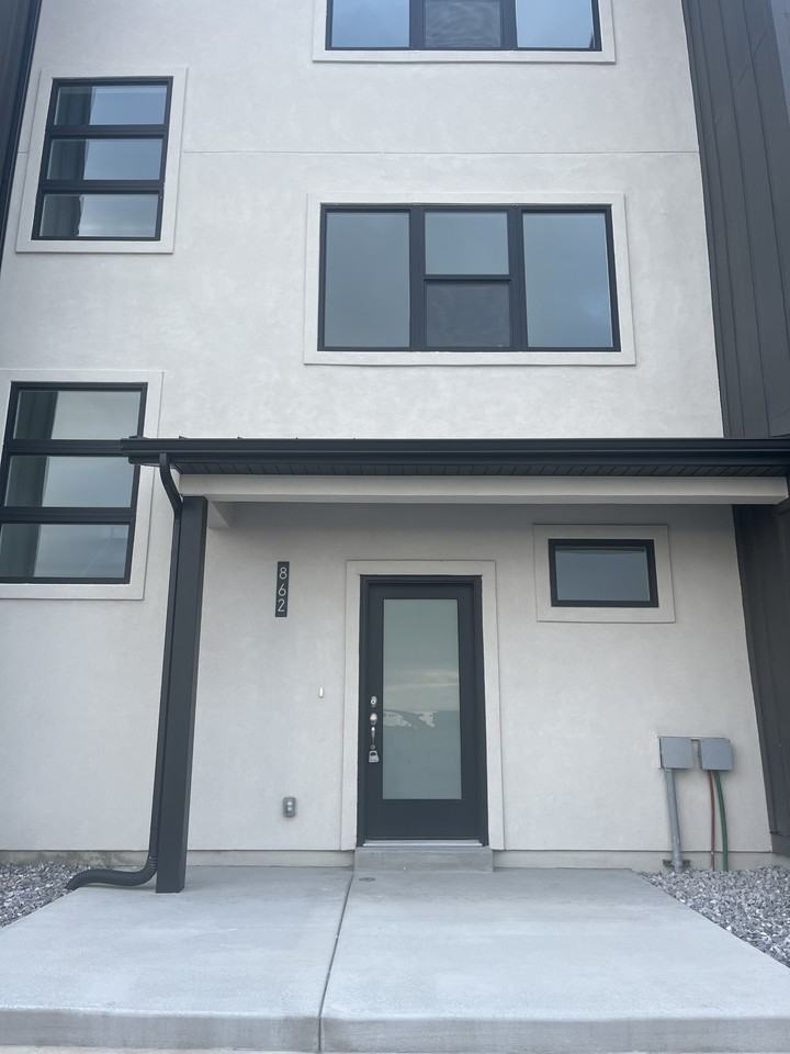 862 Westsouth #1 - Photo 3 of 17