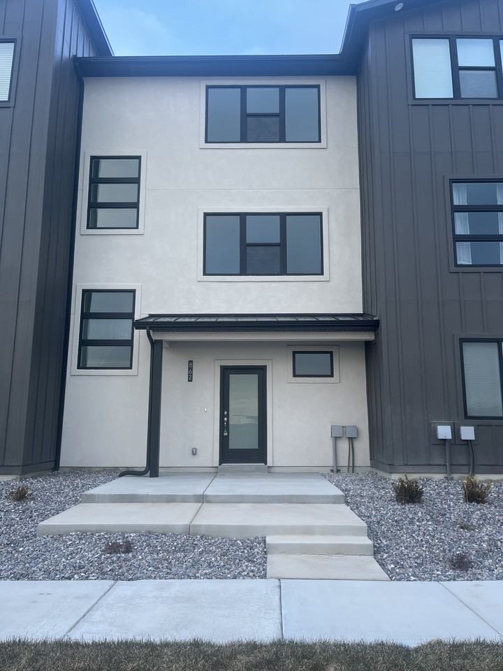 862 Westsouth #1 - Photo 7 of 17