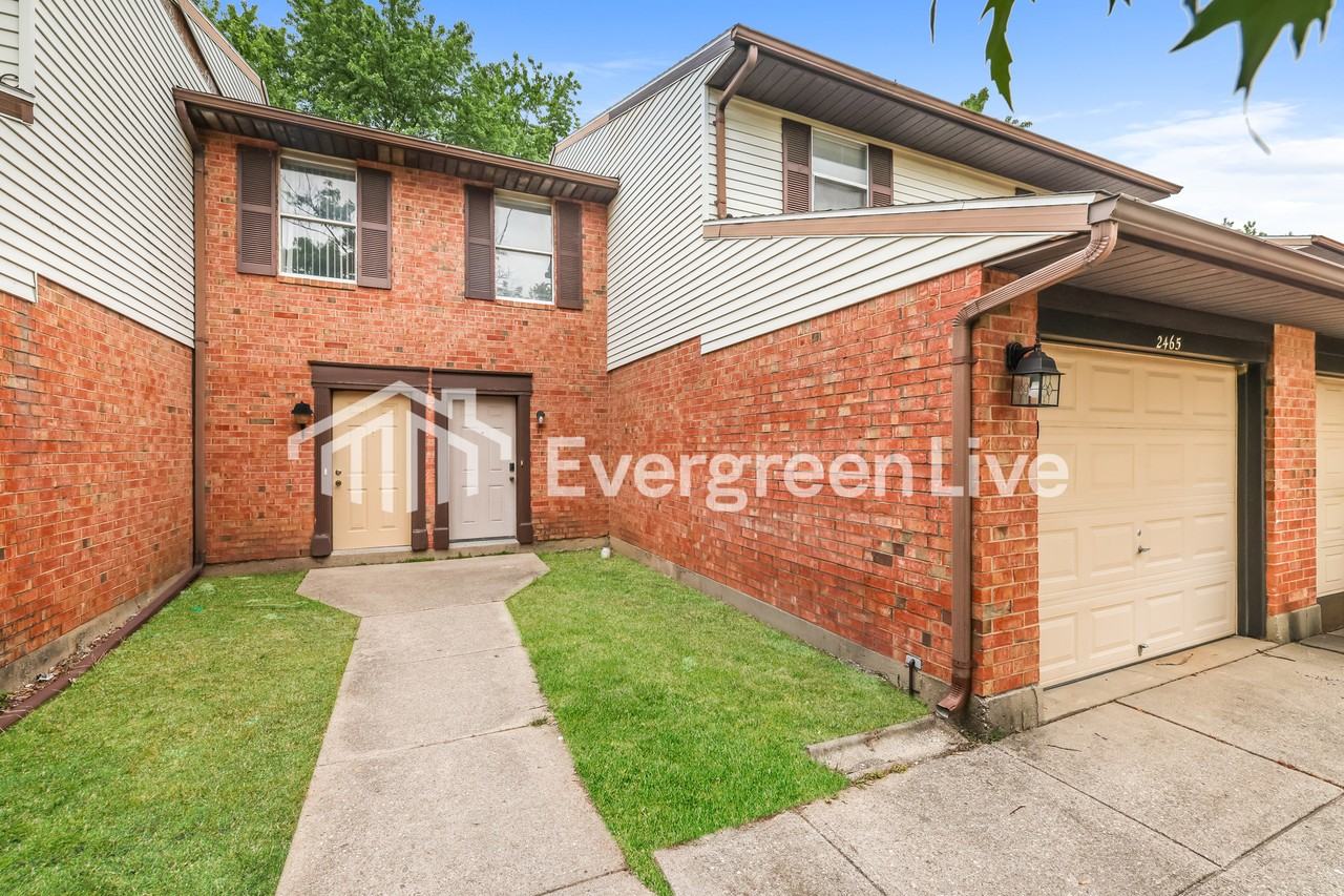 2465 Cross Village Dr - Photo 2 of 15
