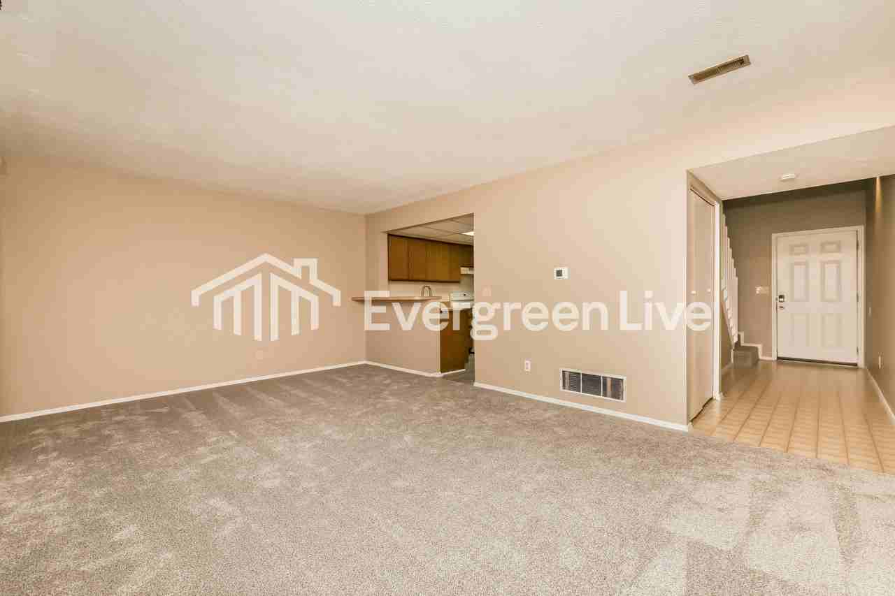 2465 Cross Village Dr - Photo 5 of 15