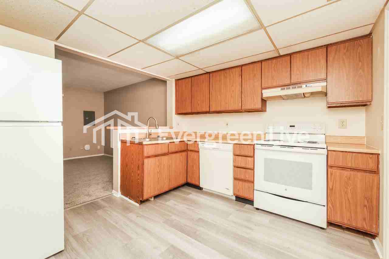 2465 Cross Village Dr - Photo 6 of 15