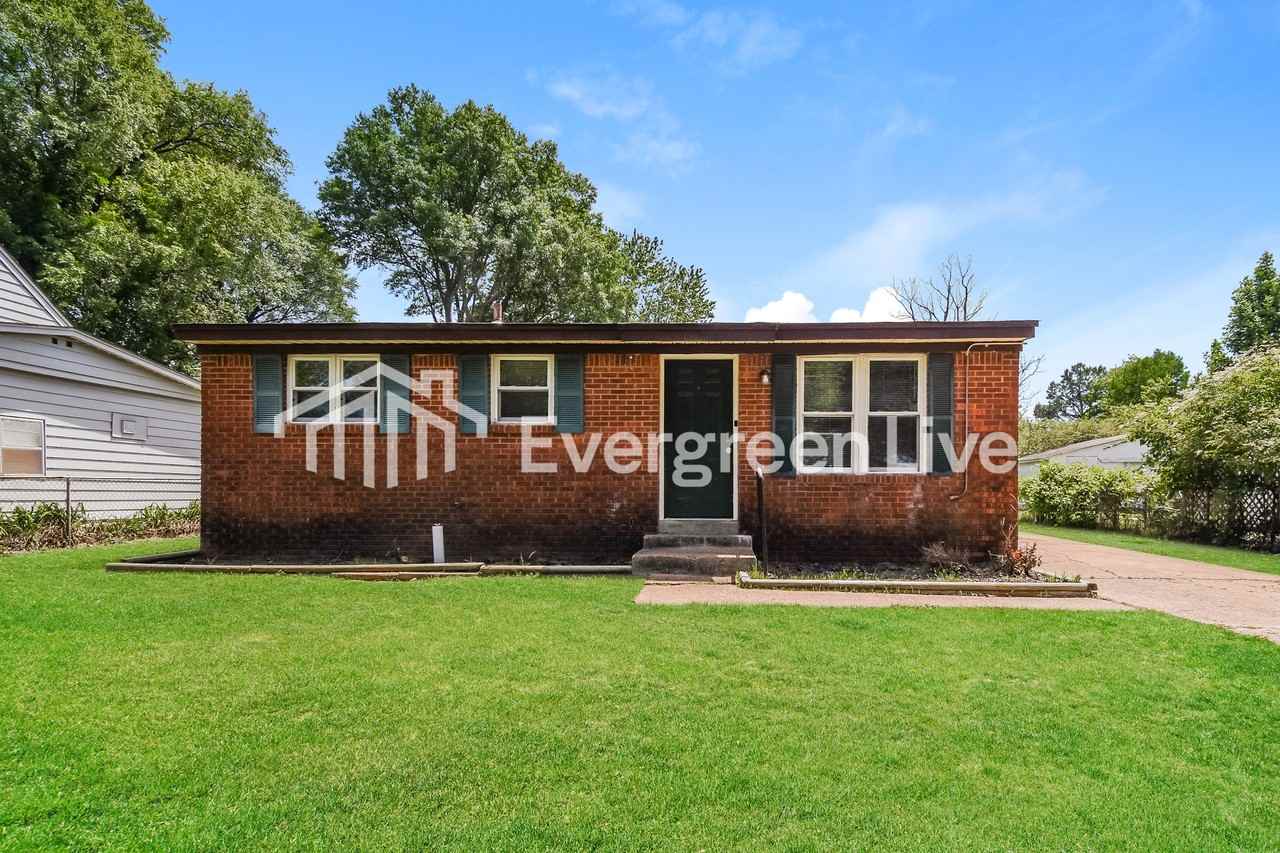 1597 Whitehead Dr - Photo 3 of 15