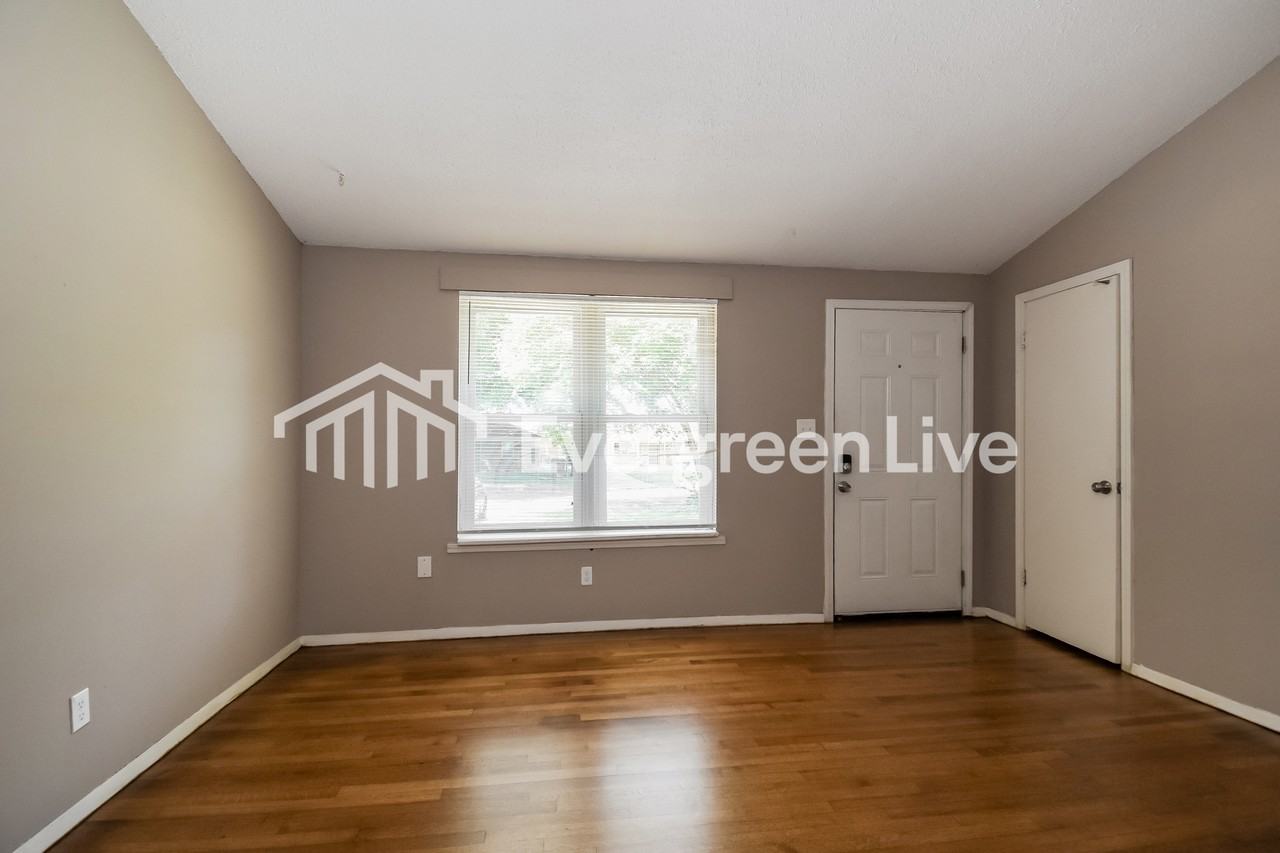 1597 Whitehead Dr - Photo 7 of 15