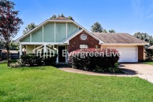 featured image of 821 Willoway Cv E