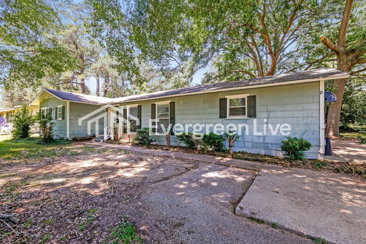1138 Adkins Blvd - Photo 2 of 15