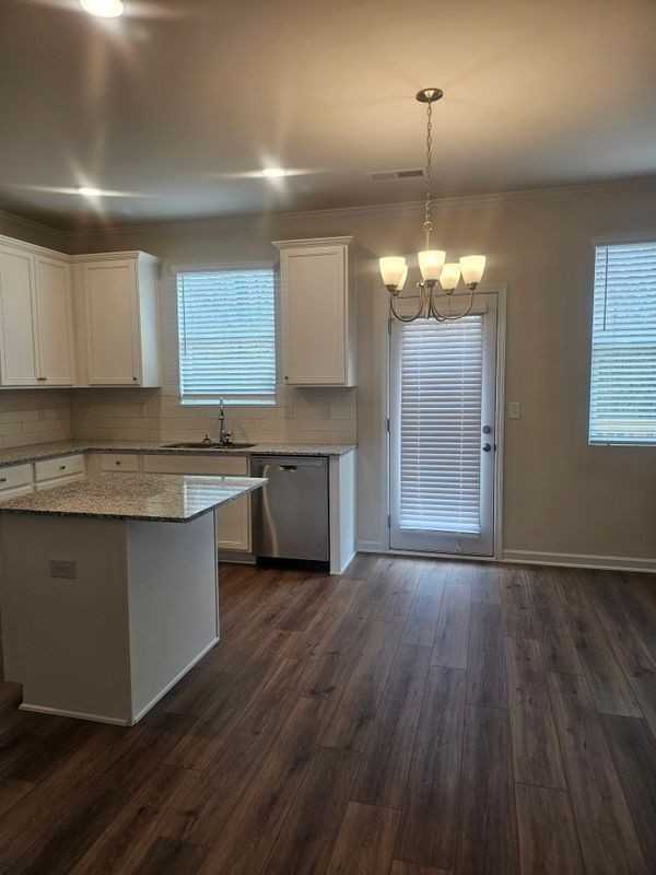 831 River Gardens Dr - Photo 3 of 5