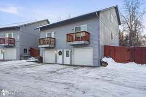 featured image of 11288 Wood River Way