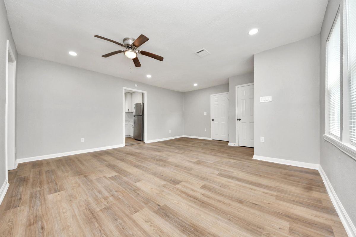 710 Canary Cir - Photo 2 of 28
