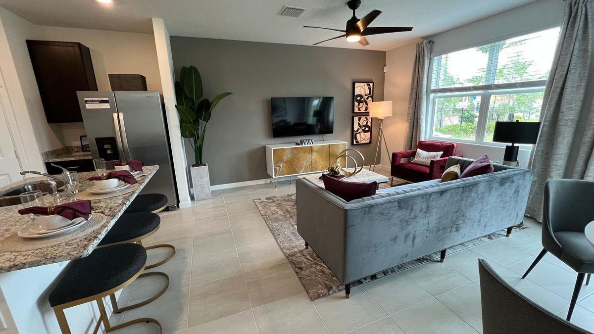 492 Salisbury Cir - Photo 5 of 26