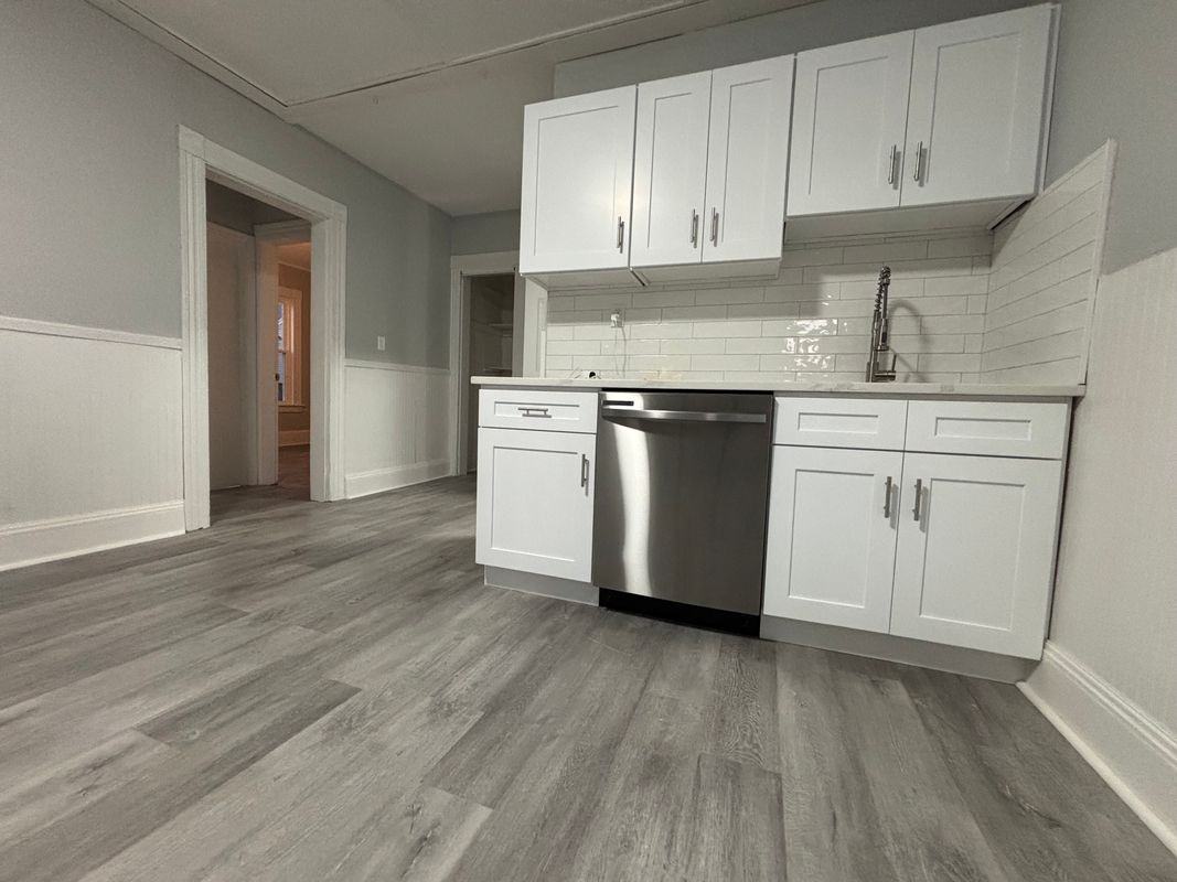 1158 Howard Ave ##1 - Photo 3 of 19