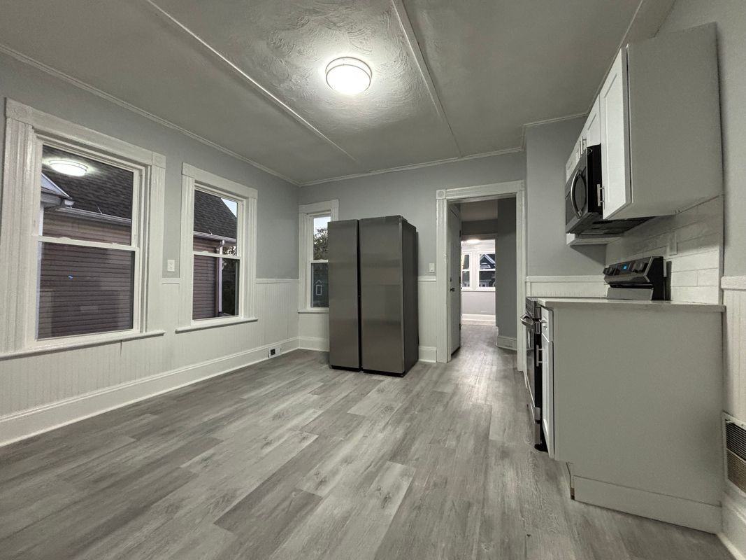 1158 Howard Ave ##1 - Photo 4 of 19