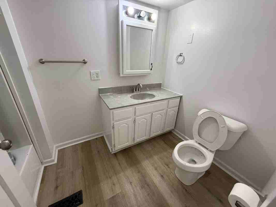 905 Vanderburgh Ave - Photo 3 of 5