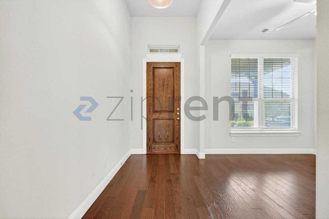 8451 Bronzegate Trl - Photo 5 of 37