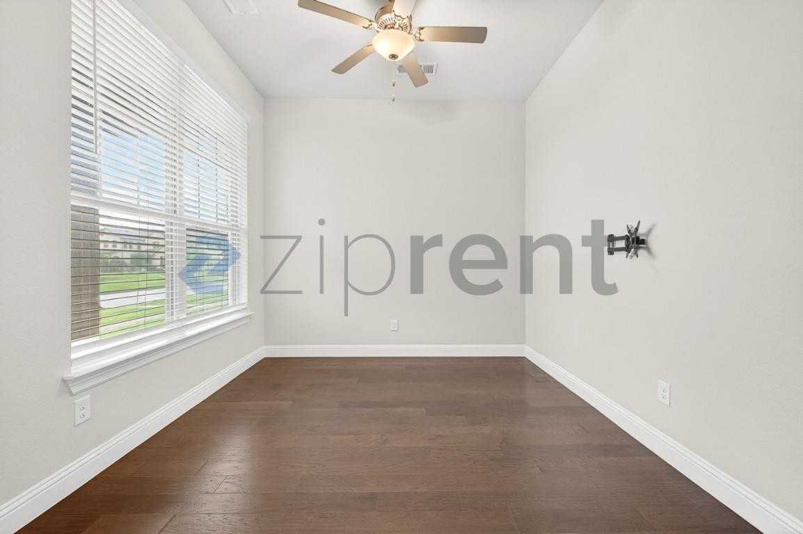 8451 Bronzegate Trl - Photo 7 of 37
