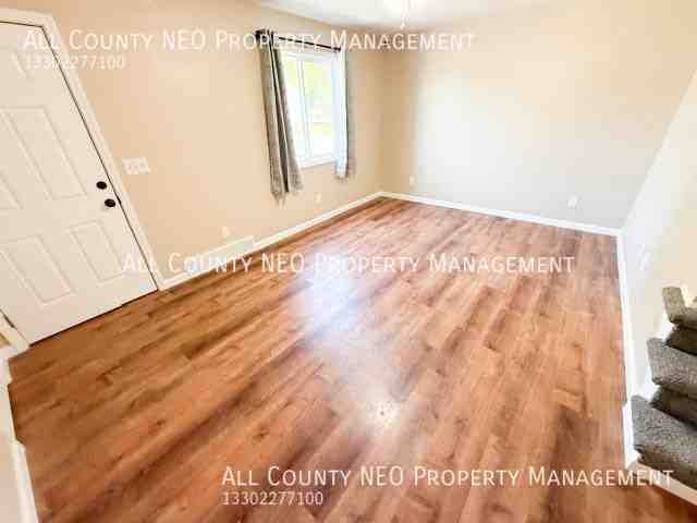 219 E 330th St - Photo 4 of 19