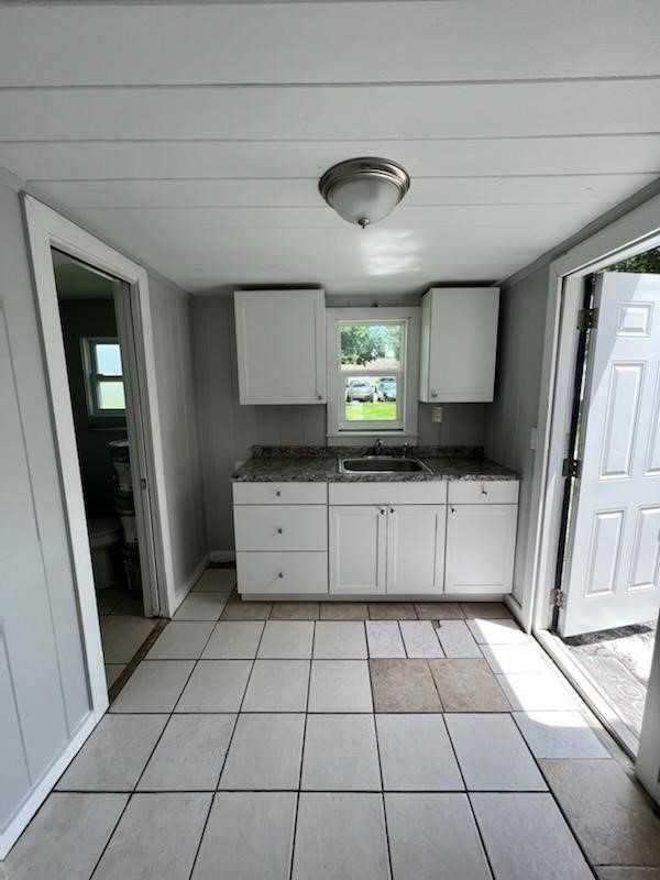 3525 14th St W #C - Photo 3 of 6