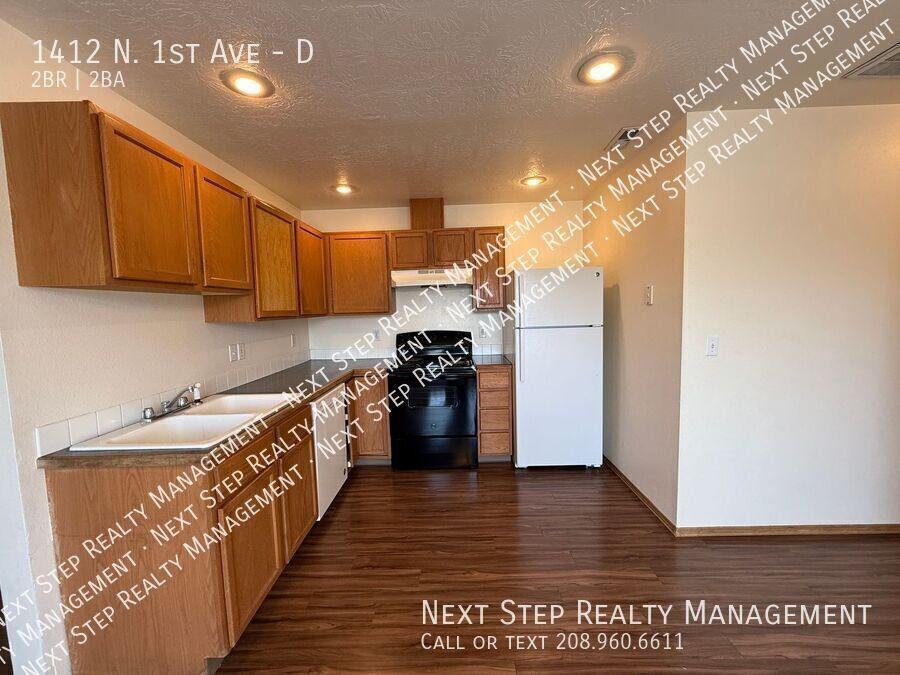 1412 N 1st Ave #D - Photo 6 of 13