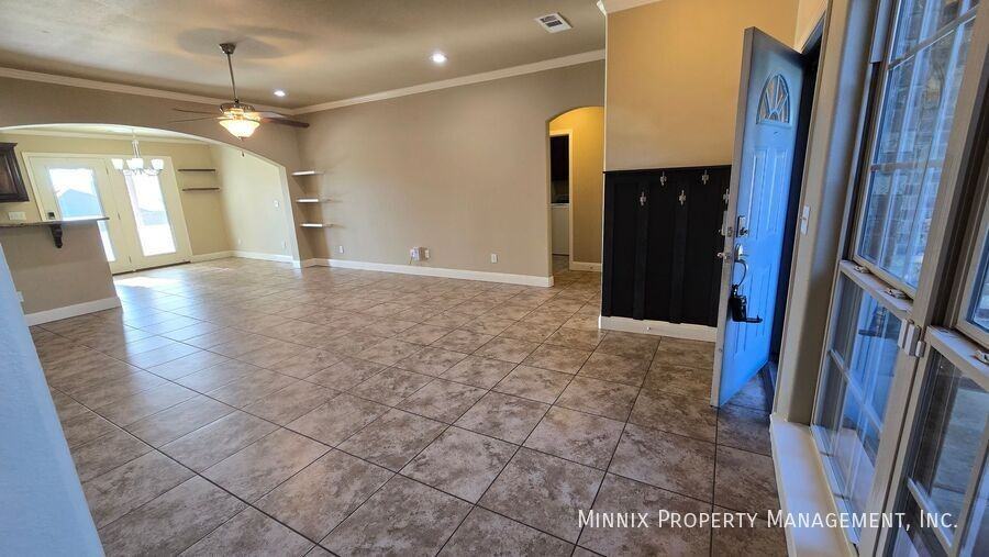 7401 Beeson St - Photo 3 of 27