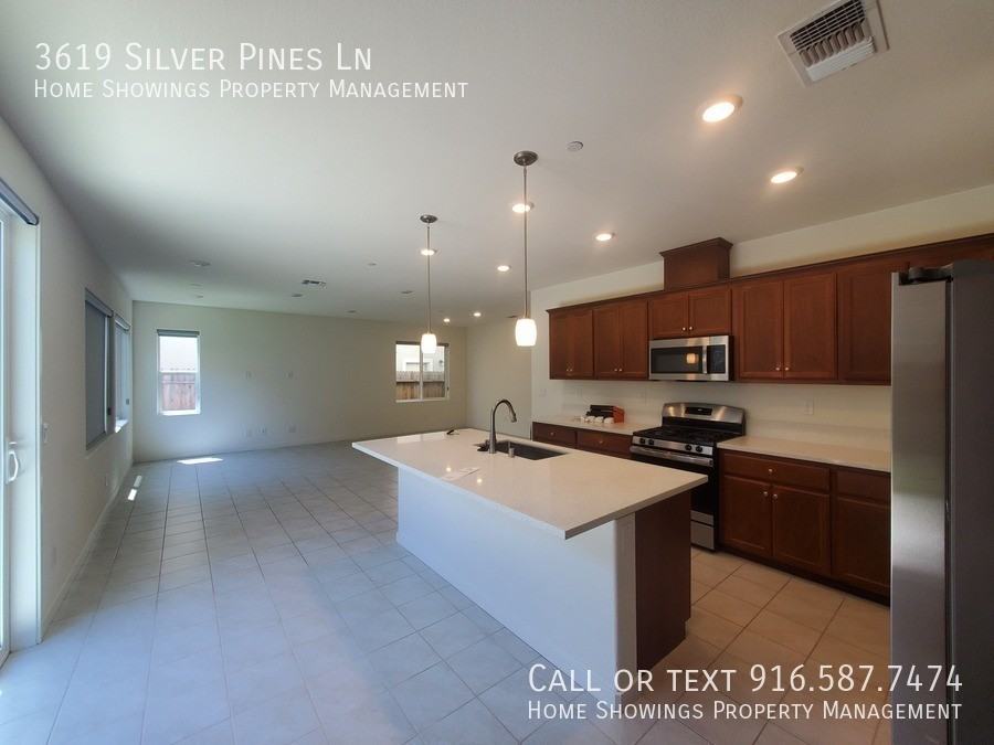 3619 Silver Pine Ln - Photo 3 of 15