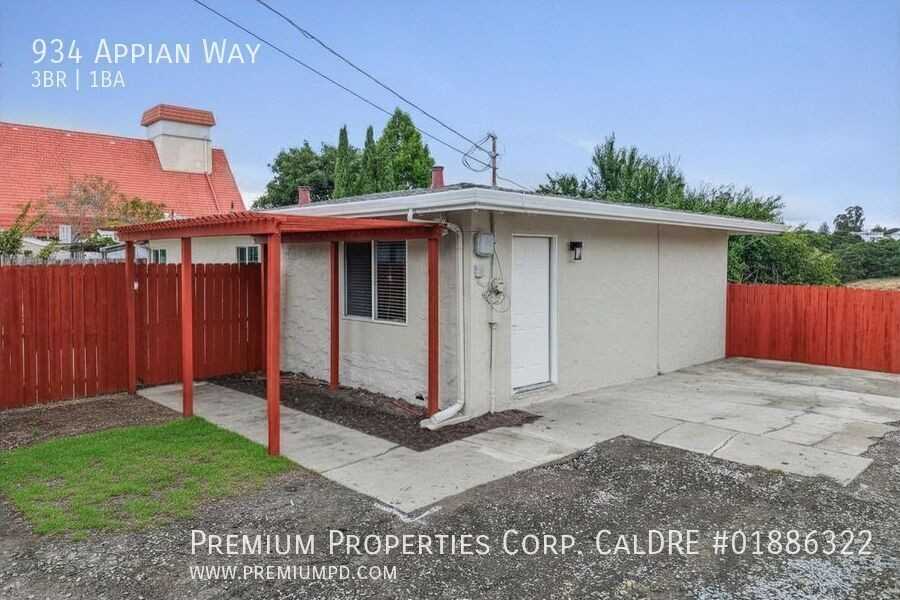 934 Appian Way - Photo 4 of 46