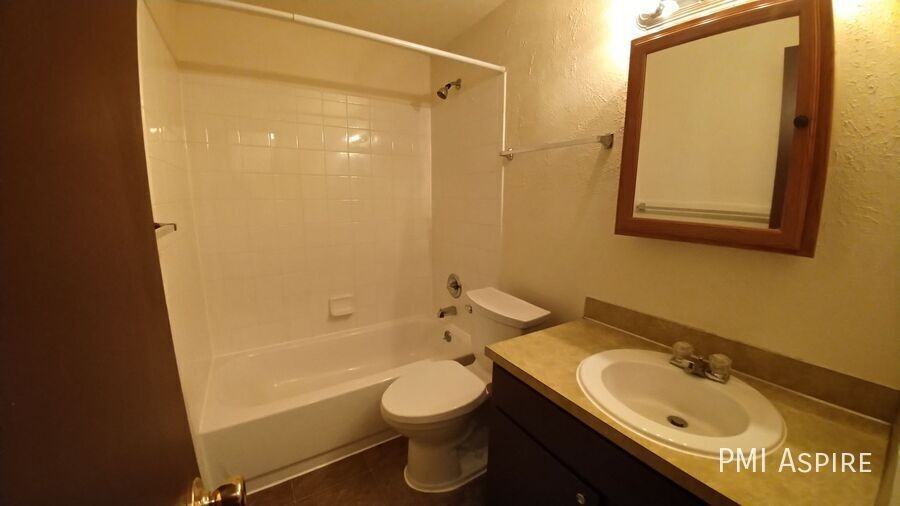 1050 17th Ave #2 - Photo 4 of 7