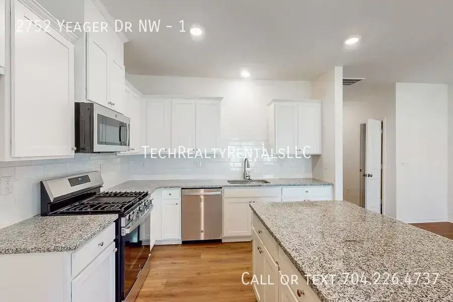2752 Yeager Dr #1 - Photo 3 of 18