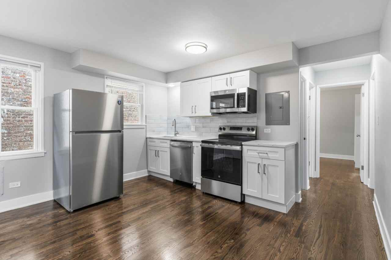 S Jeffery Blvd & E 79th St #3E - Photo 6 of 17