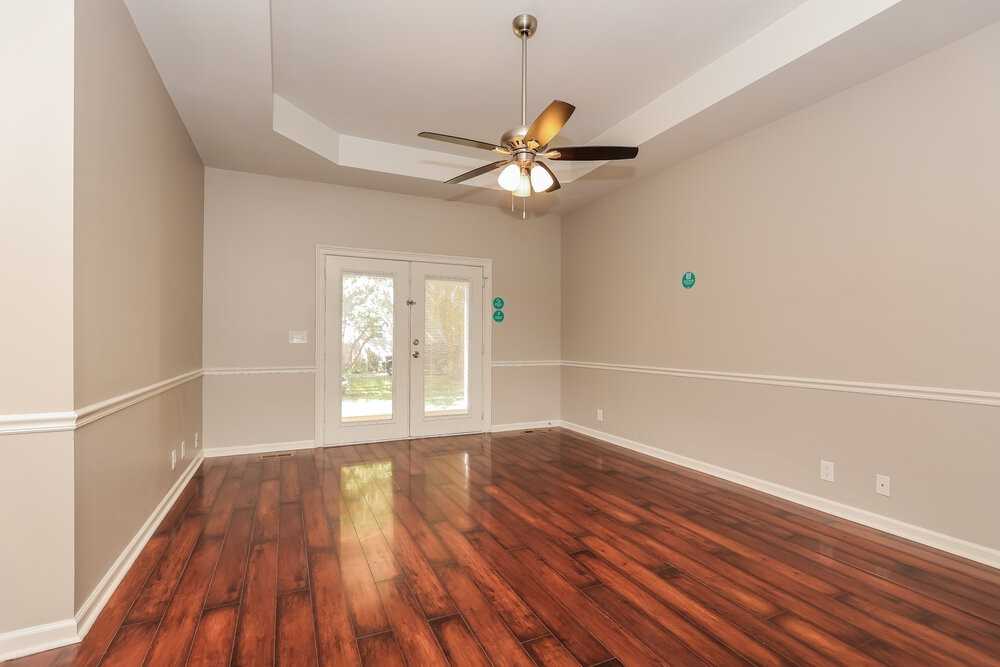 1002 Esquire Ct - Photo 4 of 19