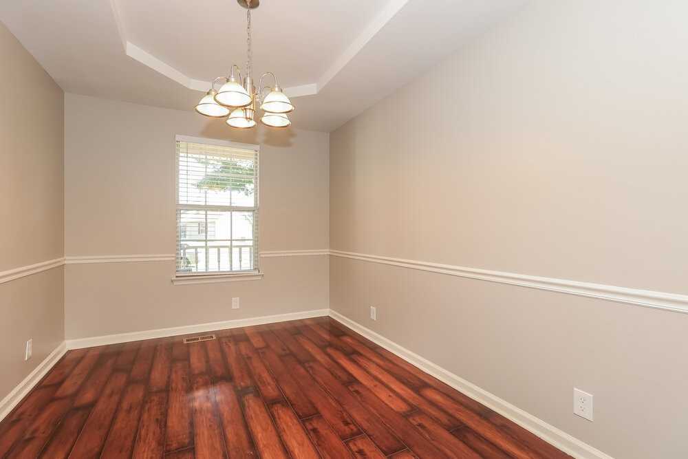 1002 Esquire Ct - Photo 7 of 19