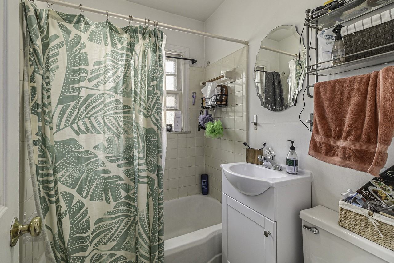 407 N Ashley St #2 - Photo 6 of 11