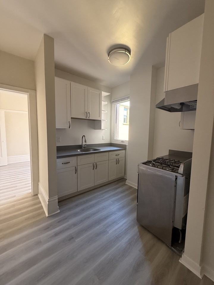 422 Ellis St #608 - Photo 2 of 7