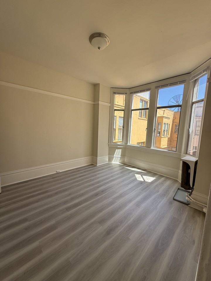 422 Ellis St #608 - Photo 4 of 7