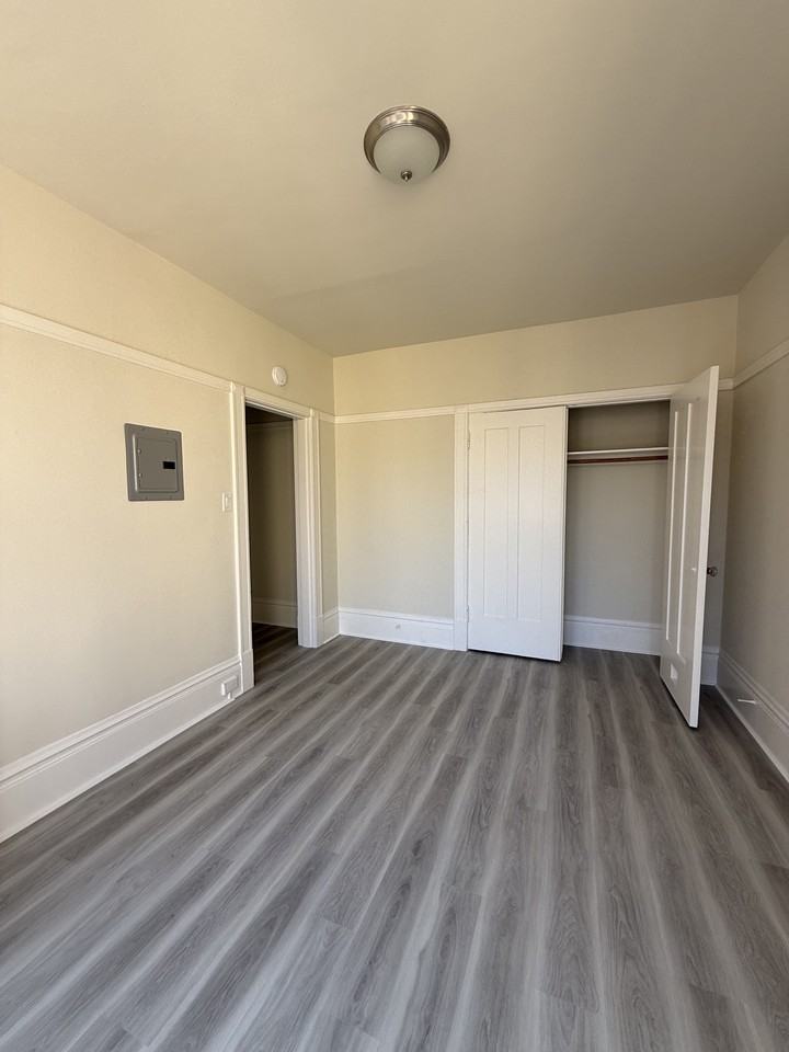 422 Ellis St #608 - Photo 6 of 7
