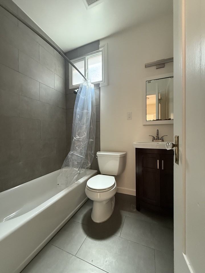 422 Ellis St #608 - Photo 7 of 7