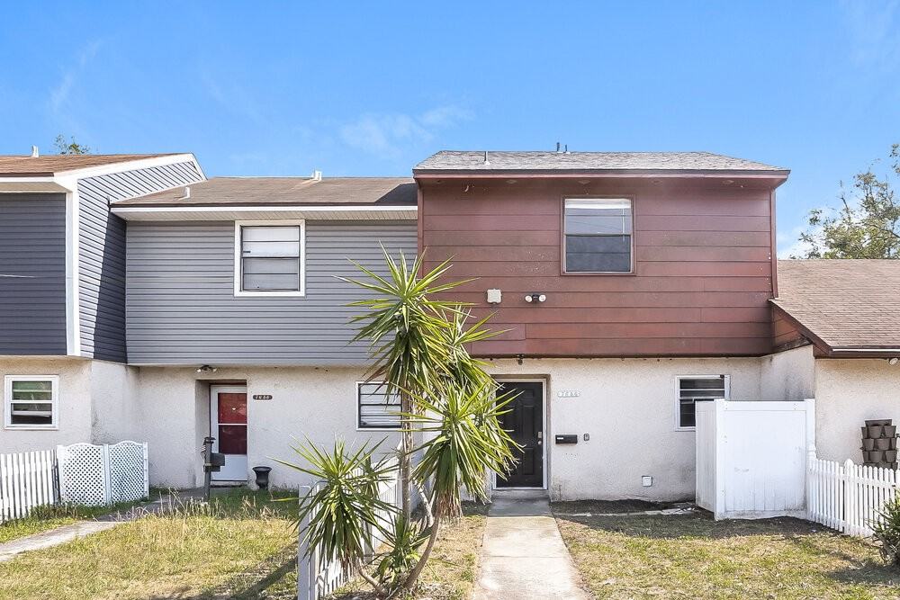 7656 Arble Dr - Photo 4 of 17