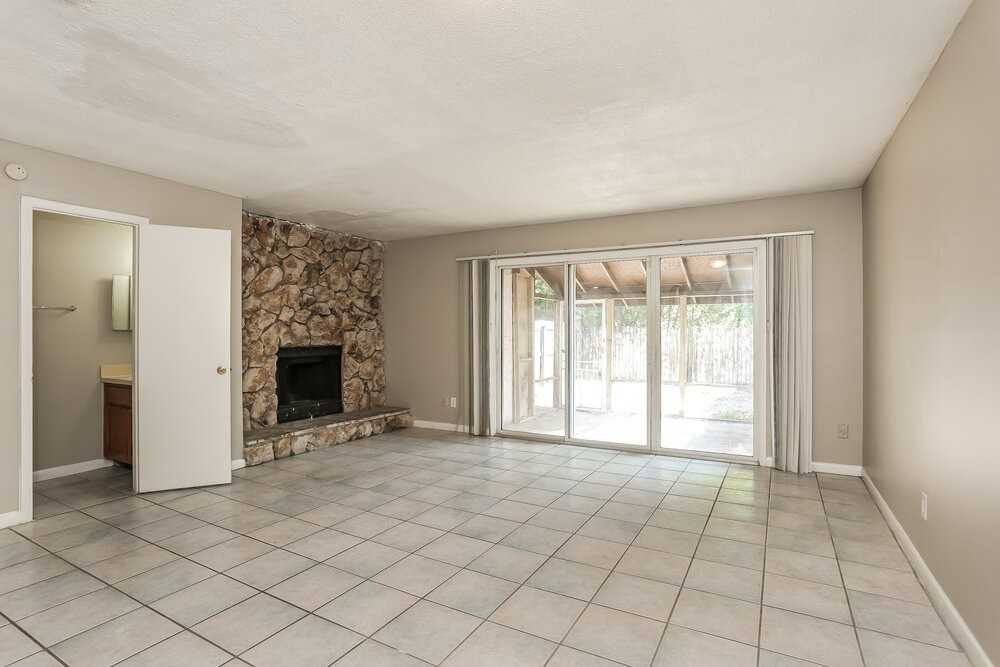 7656 Arble Dr - Photo 5 of 17