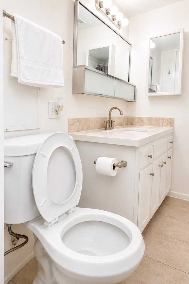1031 N Holly Ave #11 - Photo 5 of 23