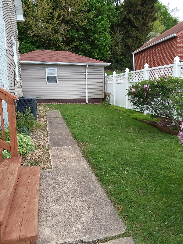 716 Hazel Ave - Photo 5 of 23