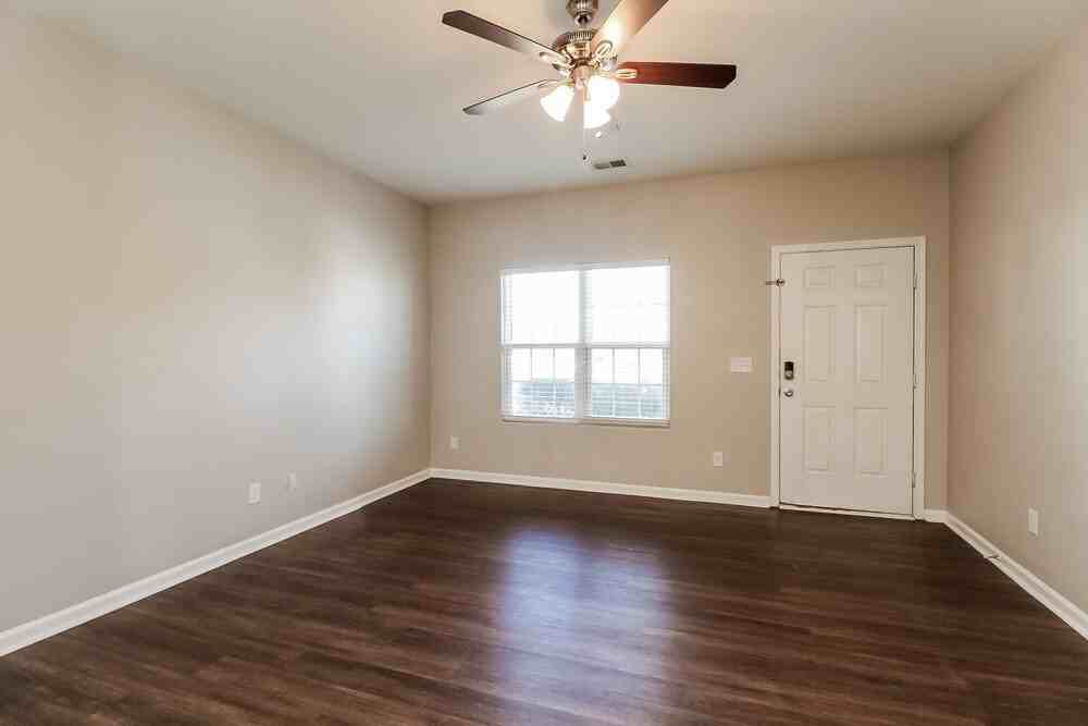 2541 Meadow Crossing Dr - Photo 5 of 20