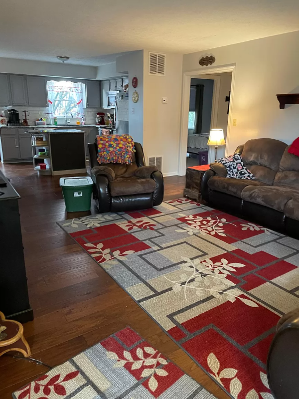 235 Emerald Dr - Photo 5 of 6