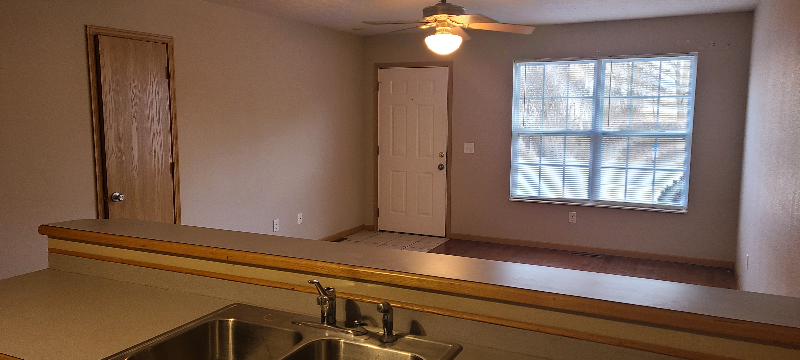 1515 S Canton Ave - Photo 3 of 11