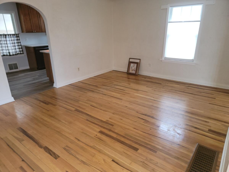 1617 W Kiowa St - Photo 4 of 12