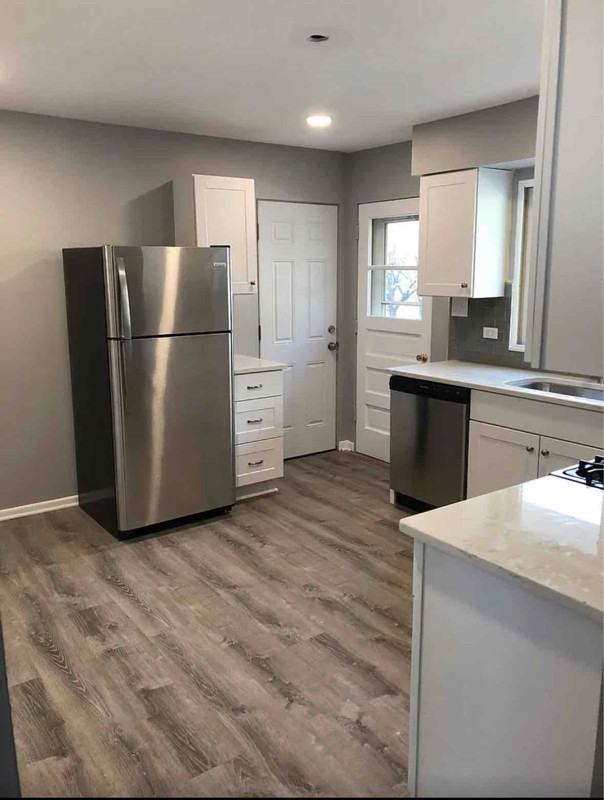 4934 Prospect Ave - Photo 2 of 8