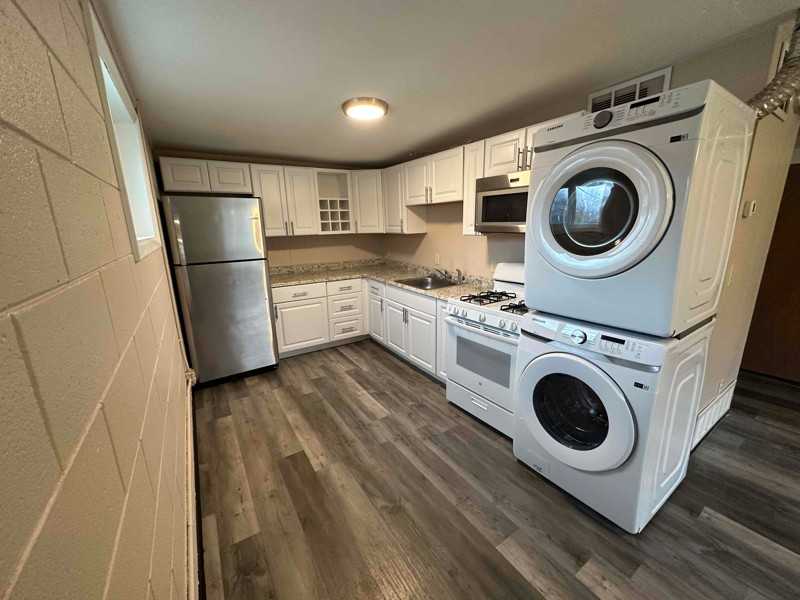 1617 8th Ave N - Photo 2 of 10
